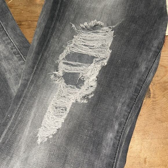 Woman’s Current/Elliott The Skinny in Bleach Out Destroy Size 27 - Picture 3 of 14